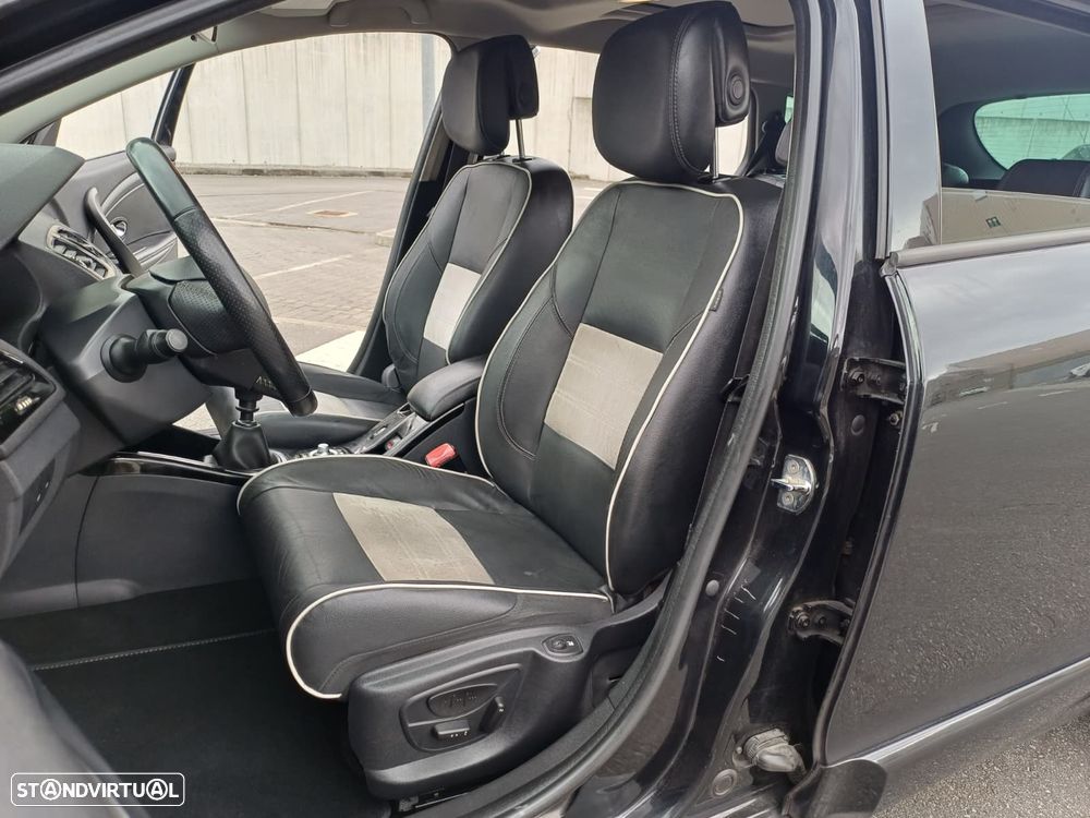 Renault Mégane Sport Tourer ENERGY dCi 130 Start & Stopp Bose Edition - 32