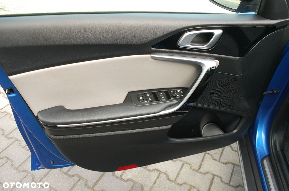 Kia XCeed - 29