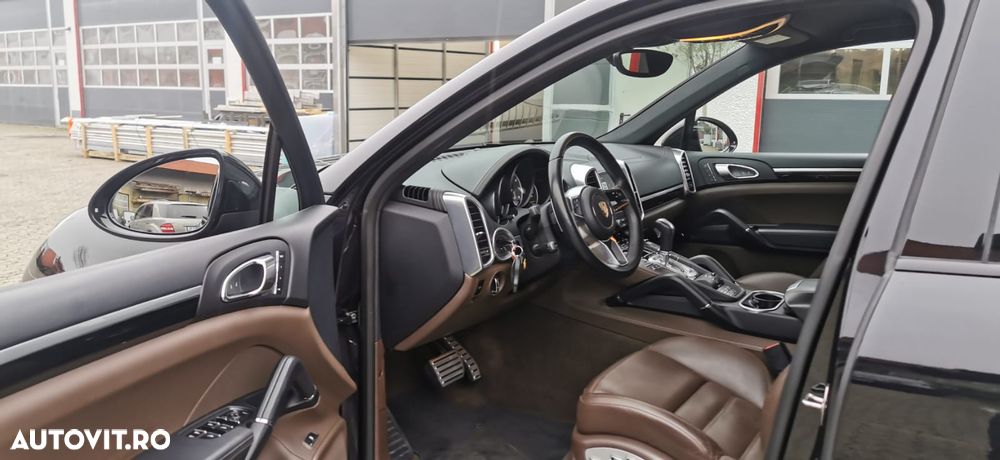 Porsche Cayenne - 12