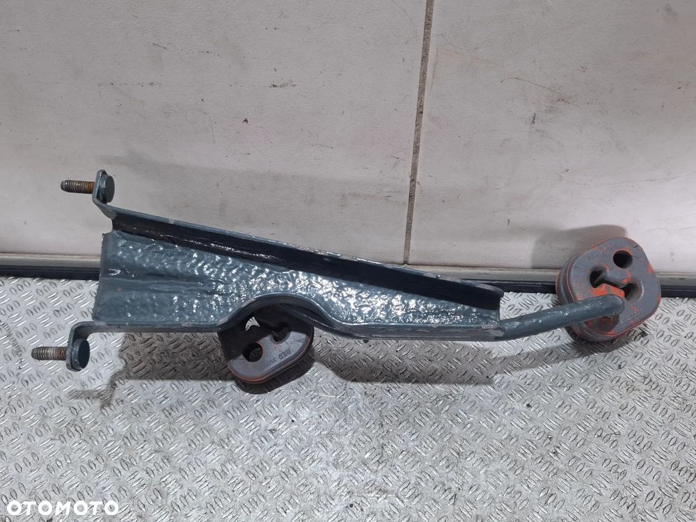 Uchwyt wspornik wydechu Iveco Daily  2016 rok bliźniak - 2