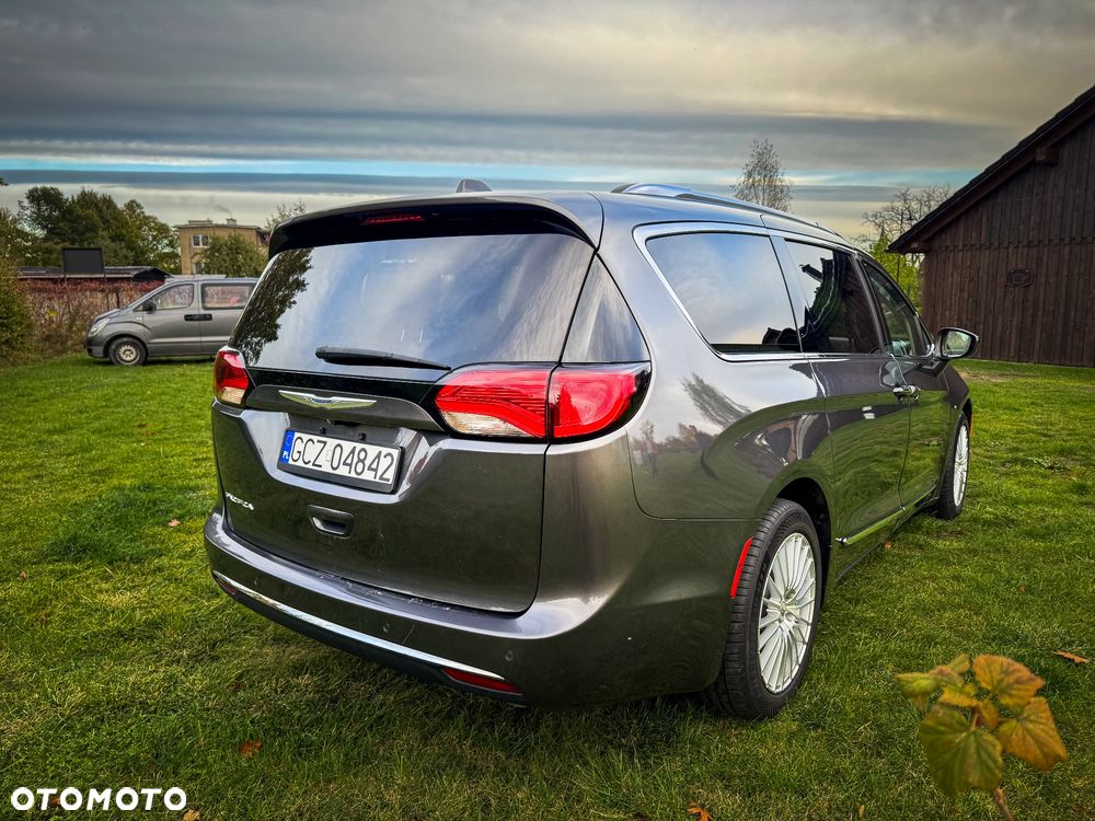 Chrysler Pacifica - 8