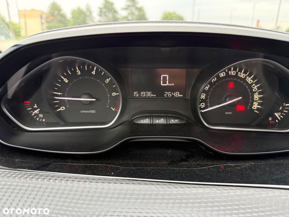 Peugeot 2008 PureTech 82 Style - 18