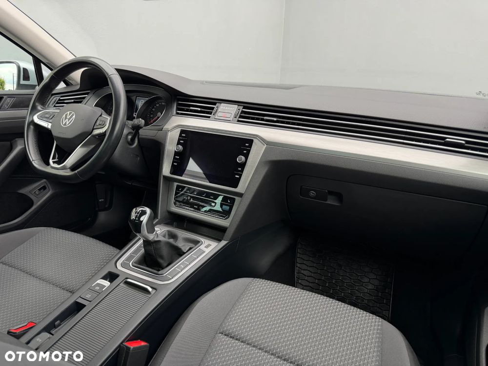 Volkswagen Passat 2.0 TDI EVO Elegance - 22