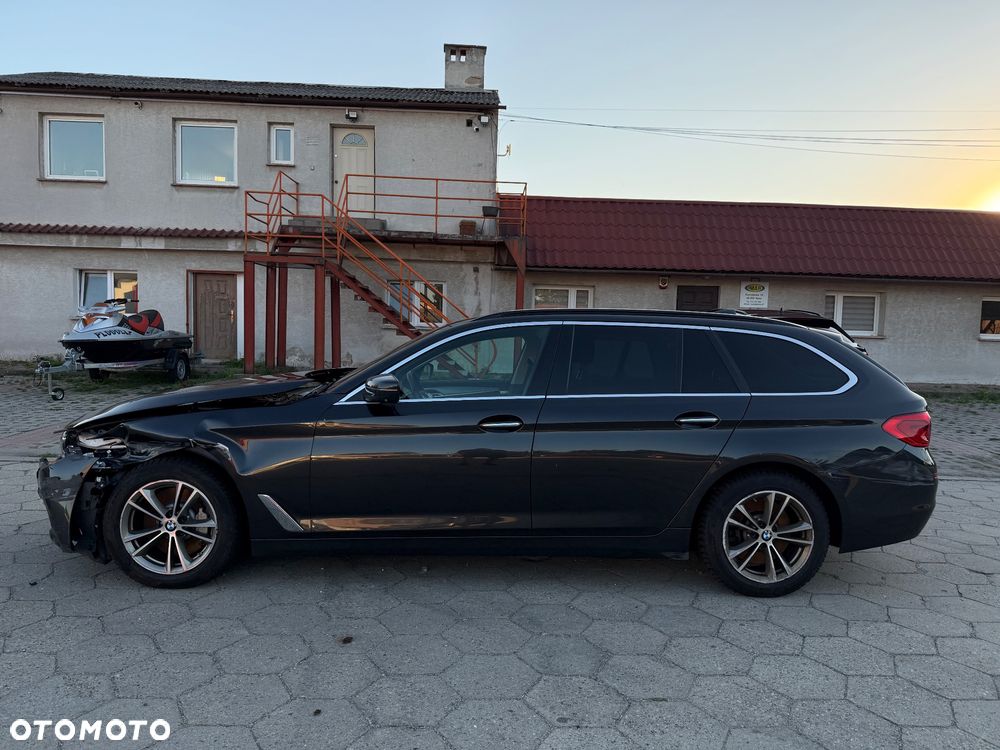 BMW Seria 5 530d xDrive Sport Line - 2