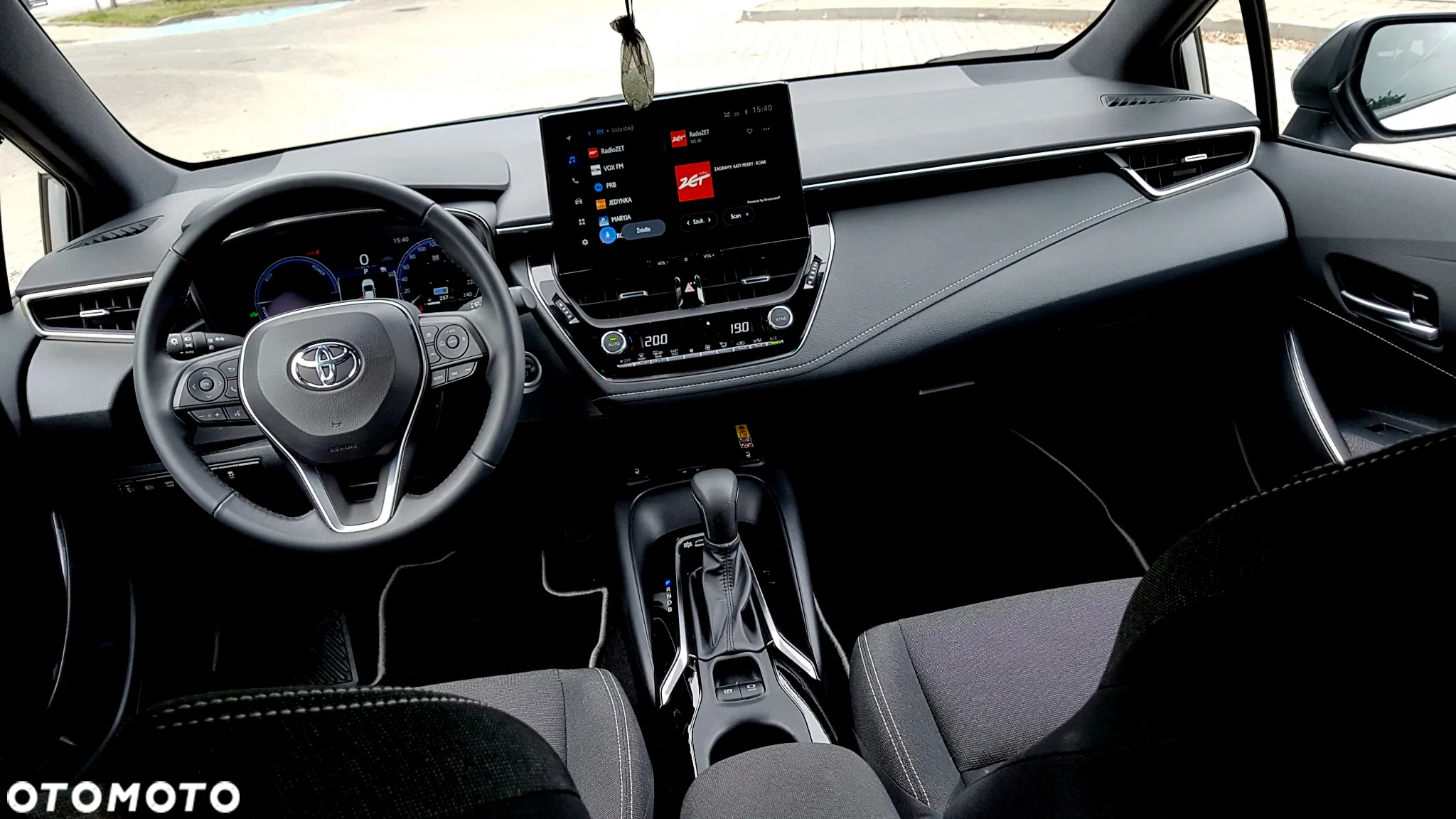 Toyota Corolla 1.8 Hybrid Comfort - 18