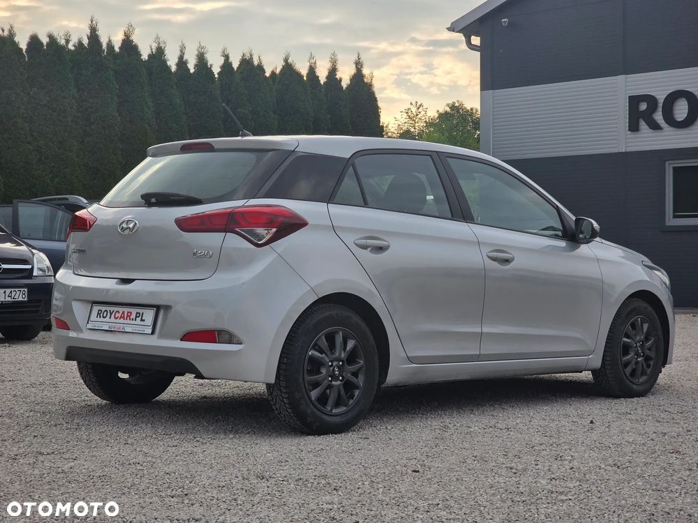 Hyundai i20 - 12