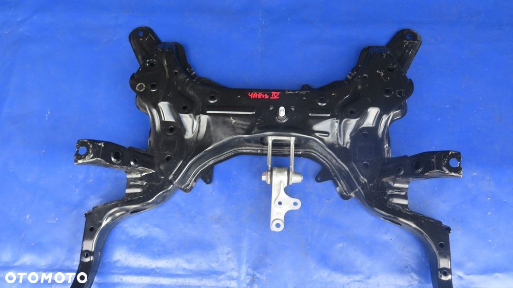 Sanki / belka / wózek przedniego zawieszenia Toyota Yaris IV - 2