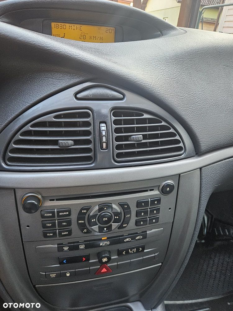 Citroën C5 II 1.6 HDi SX - 17
