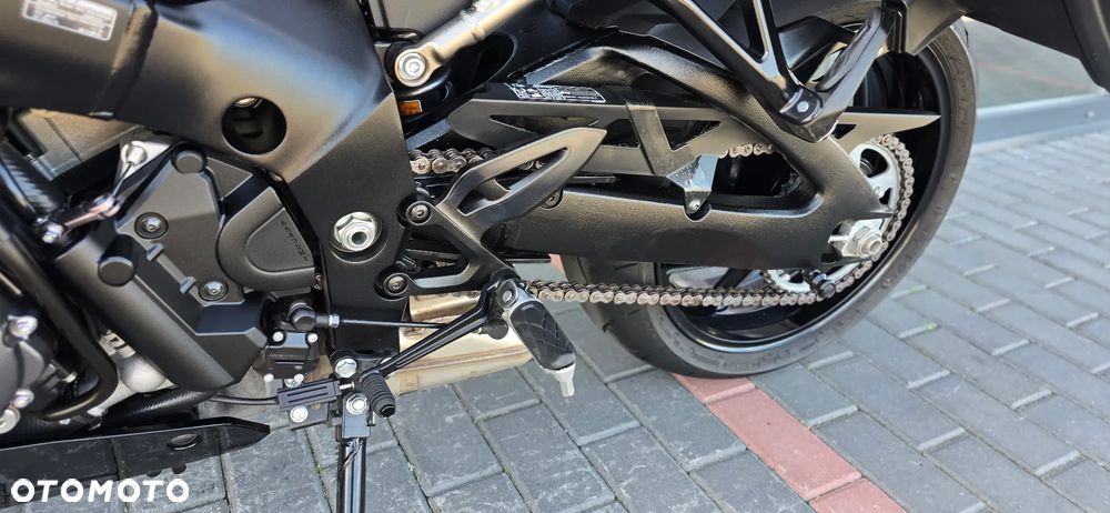Suzuki GSX - 32