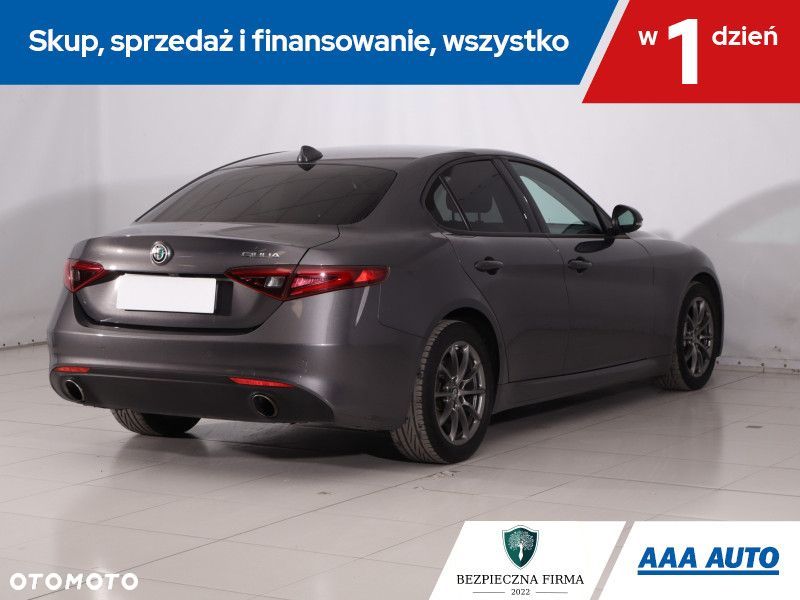 Alfa Romeo Giulia - 7
