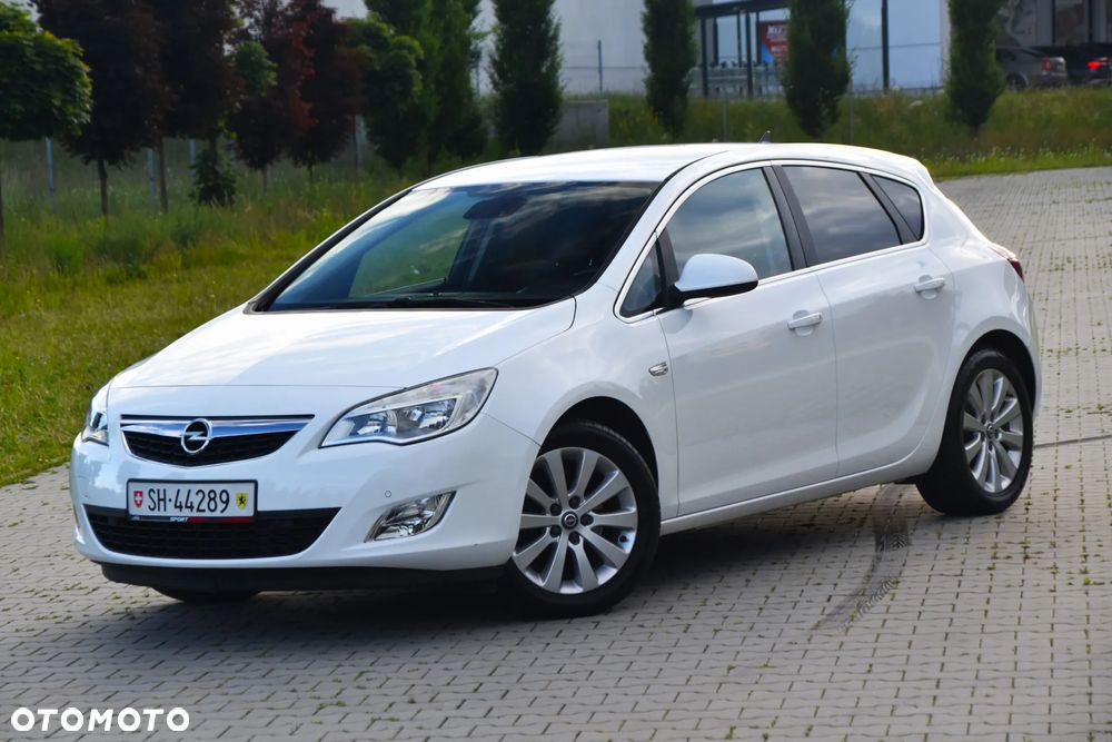 Opel Astra 1.6 Turbo White Edition - 28