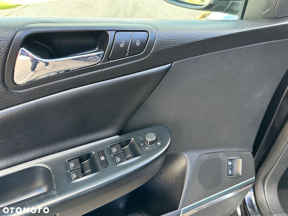 Volkswagen Passat 2.0 TDI 4Mot Highline DSG - 19