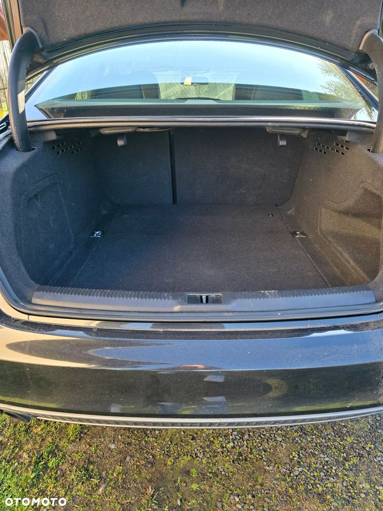Audi A4 Limousine - 16