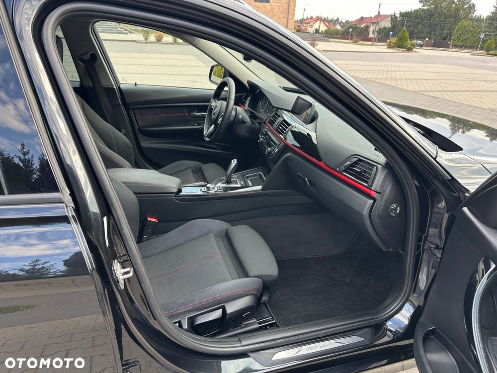 BMW Seria 3 318d DPF Edition Sport - 29