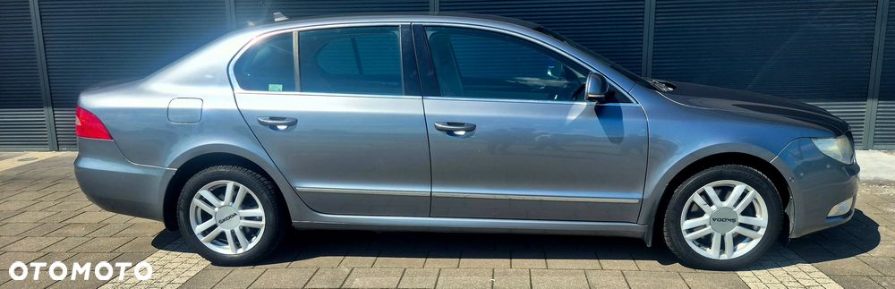 Skoda Superb 2.0 TDI Elegance DSG - 8
