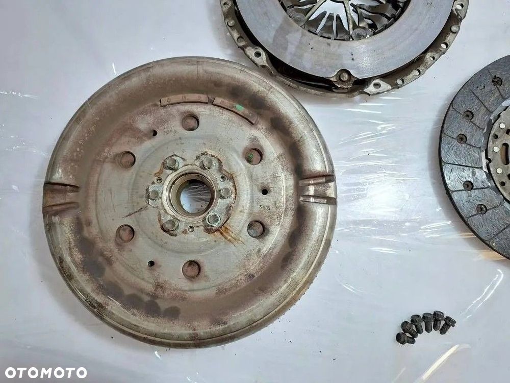 Skoda Octavia III 2016 2.0TDI CRM SPRZĘGŁO KOMPLETNE DWUMASA 04L141015E - 10