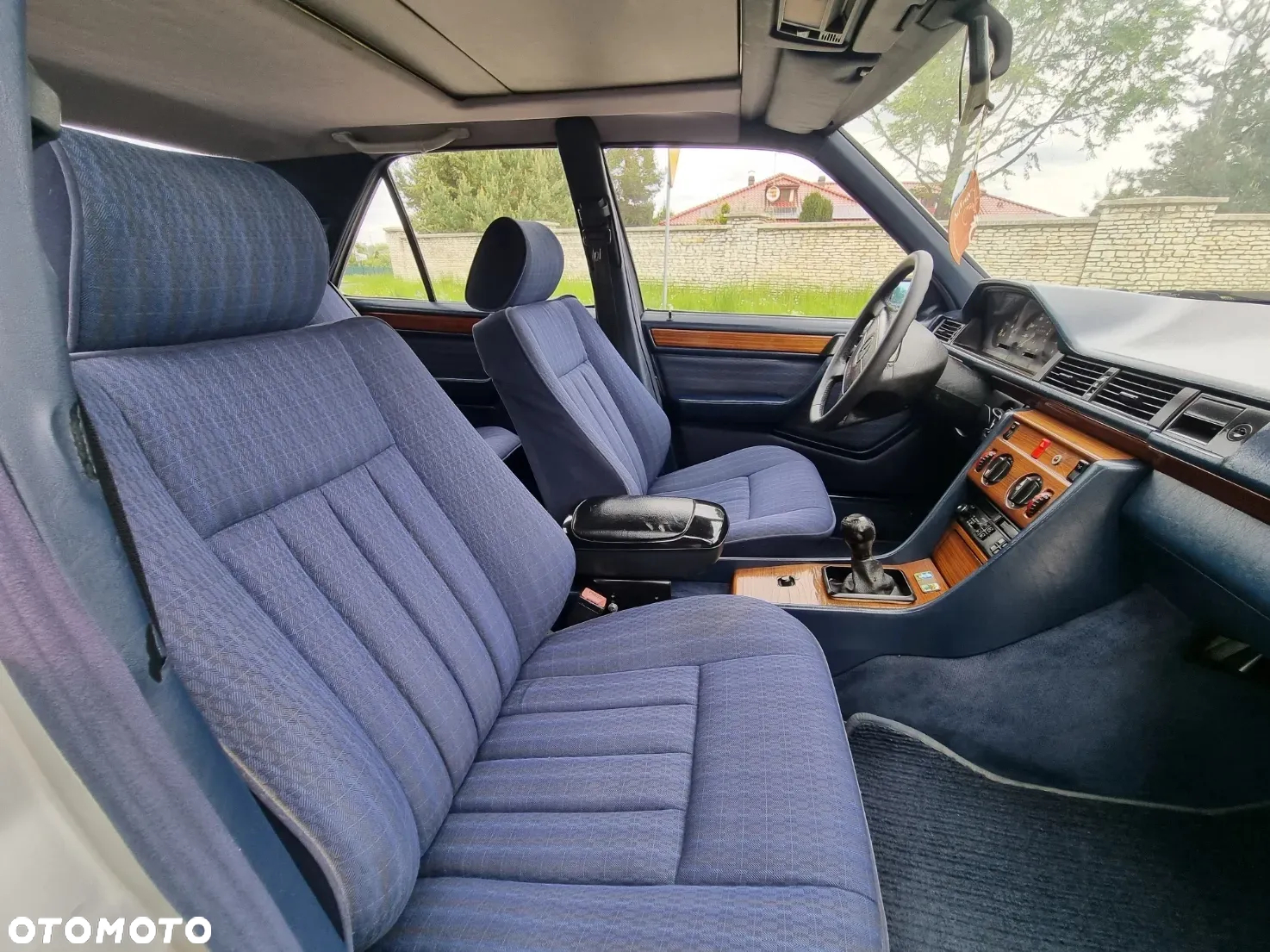 Mercedes-Benz W124 (1984-1993) - 12
