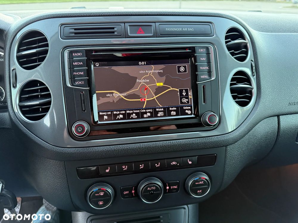 Volkswagen Tiguan 2.0 TDI DPF BlueMotion Technology Exclusive - 23