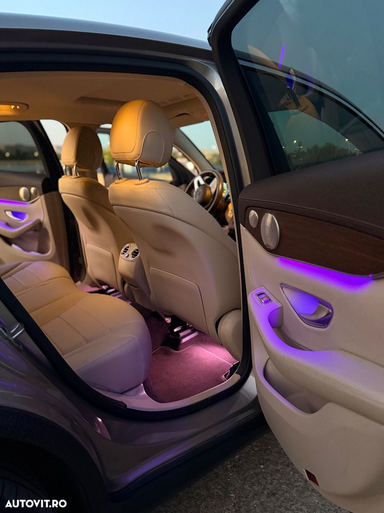 Mercedes-Benz GLC Coupe 300 4MATIC MHEV - 7