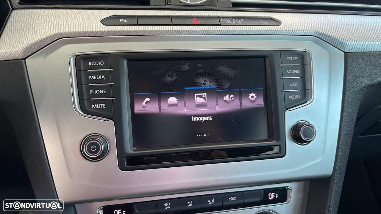 VW Passat 2.0 TDI Confortline - 12
