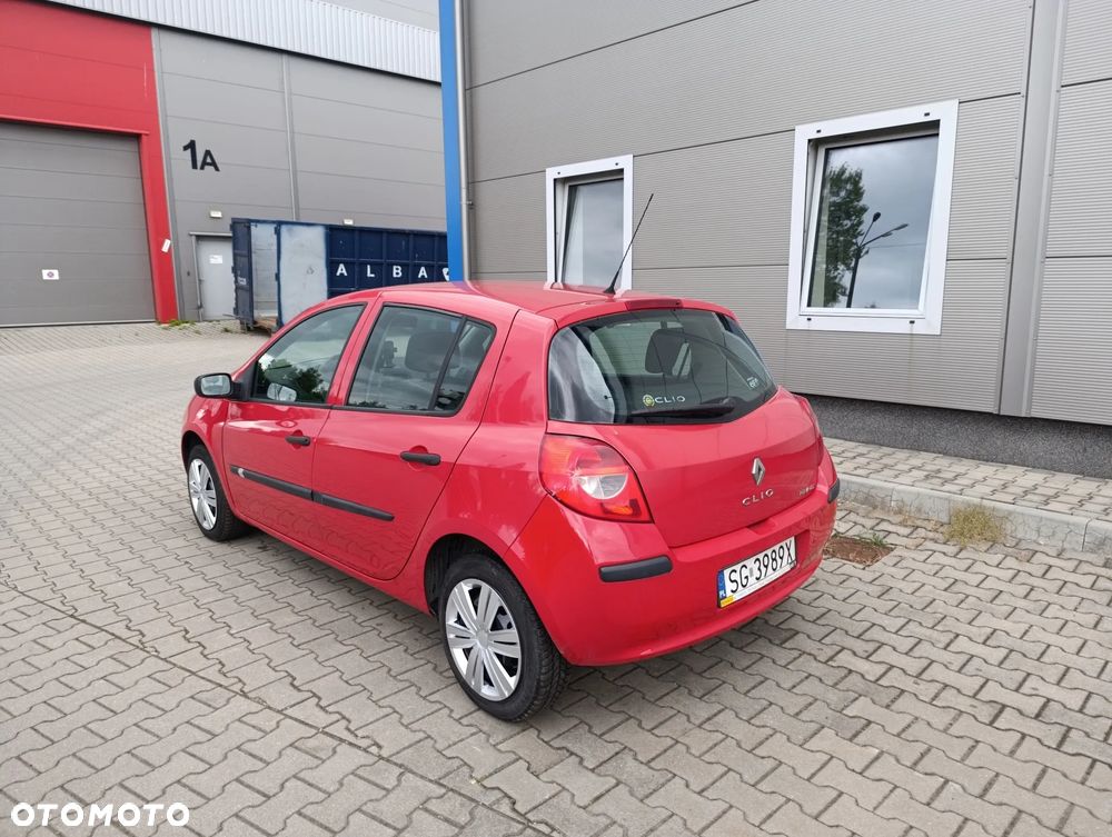 Renault Clio - 8