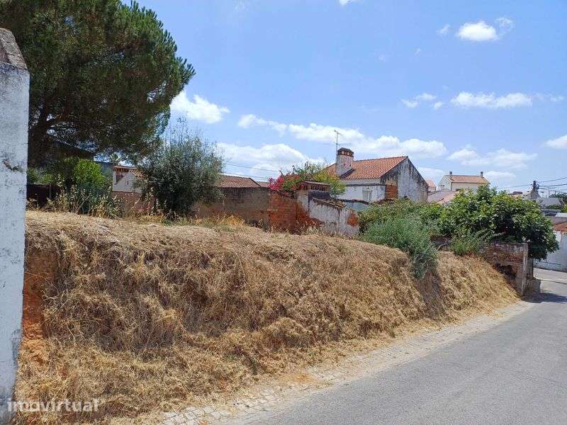 Moradia para remodelação - Grande imagem: 5/7