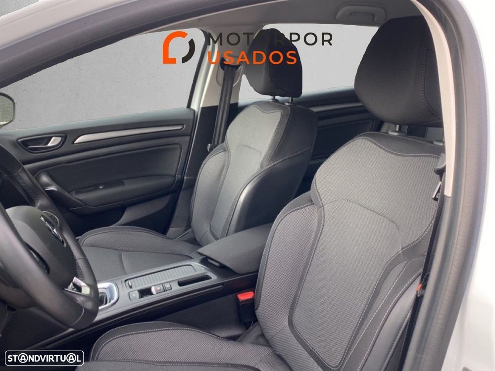 Renault Mégane Sport Tourer 1.5 Blue dCi Equilibre EDC — fotografia 8