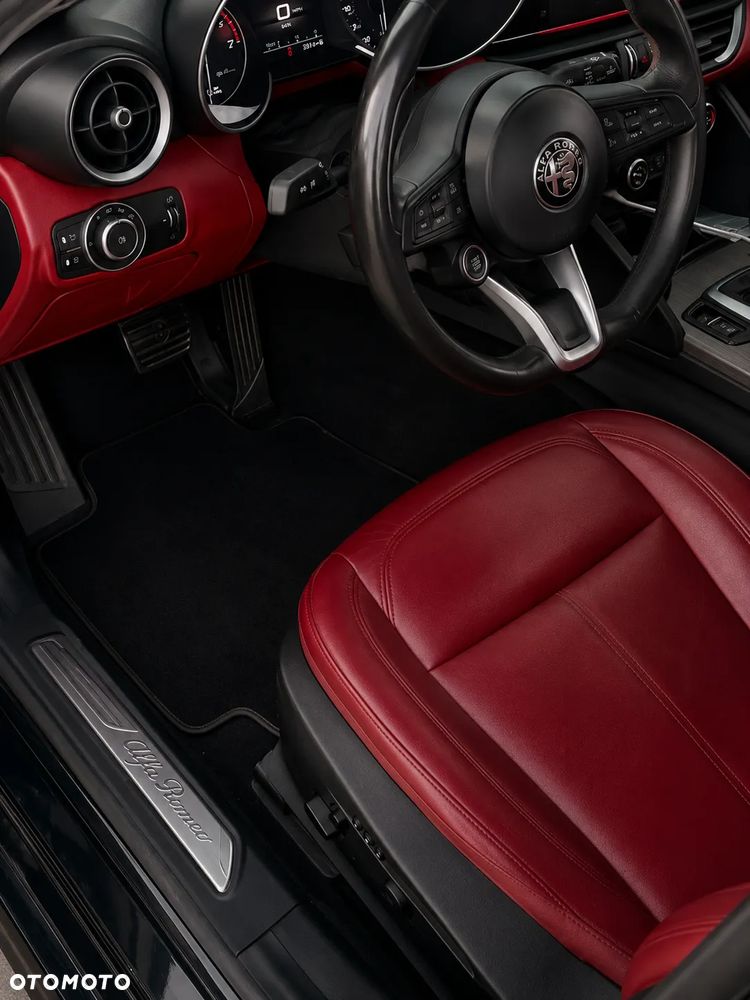 Alfa Romeo Giulia 2.0 Turbo 16V AT8 Executive - 12
