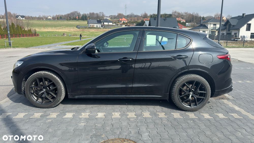 Alfa Romeo Stelvio 2.0 Turbo Veloce Q4 - 4