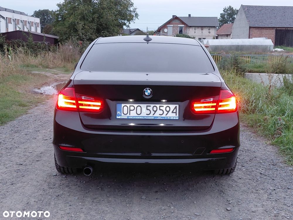 BMW Seria 3 318d Sport Line - 18