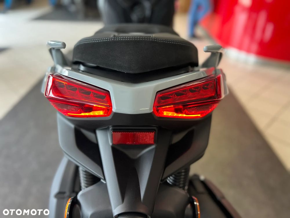 Yamaha X-max - 14