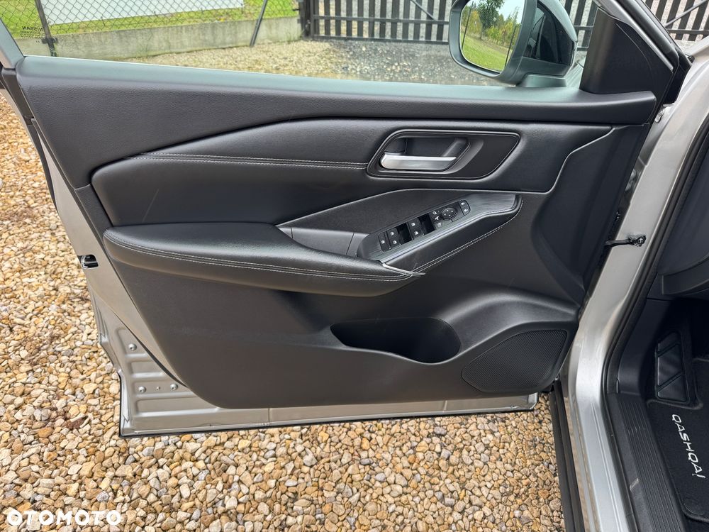 Nissan Qashqai 1.3 DIG-T N-Connecta DCT - 25