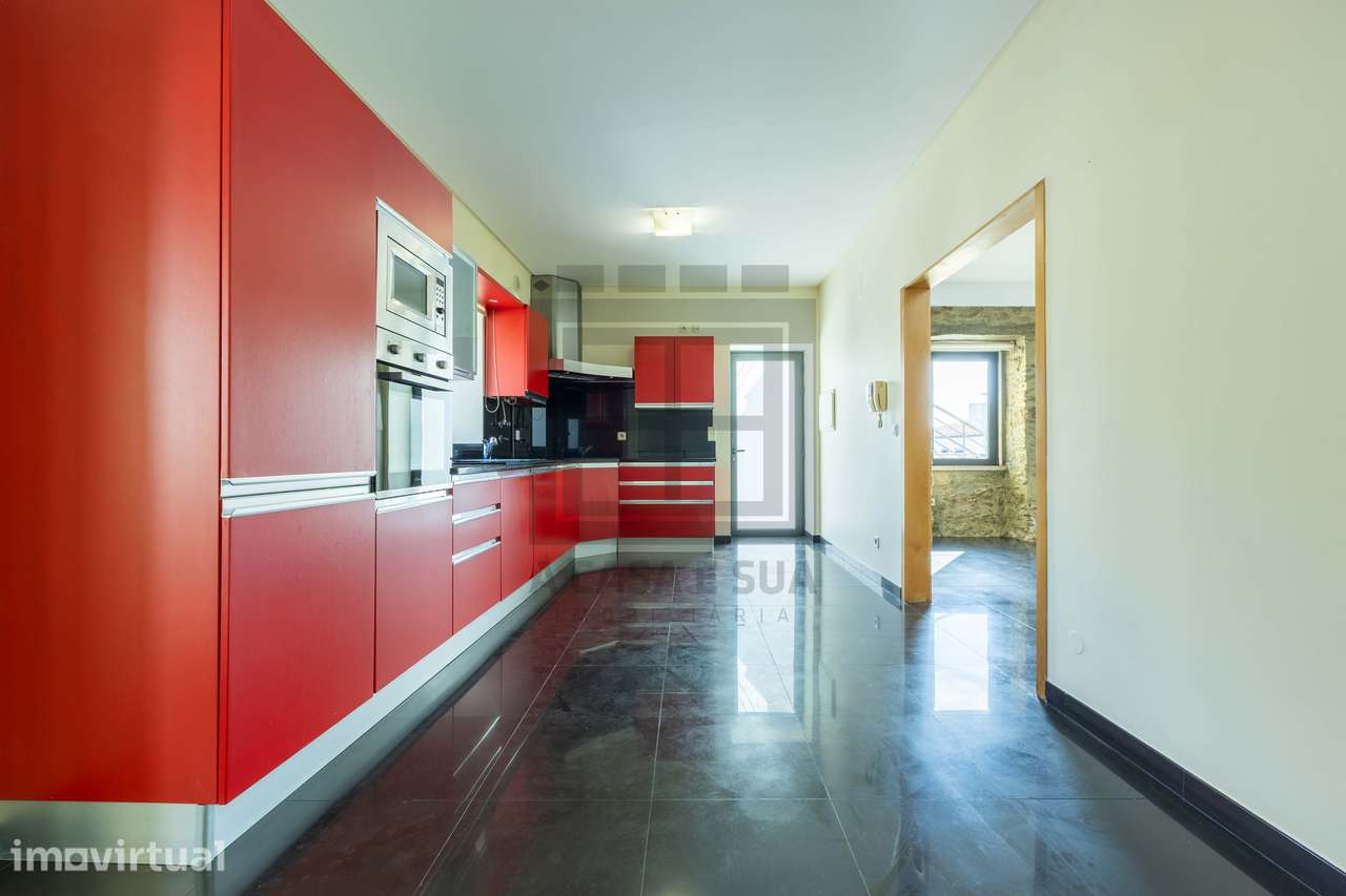 Moradia T3 com Jardim, Garagem e Espaço Exterior – Cavaco, SMF - Grande imagem: 4/33