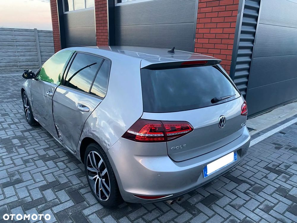 Volkswagen Golf 2.0 BlueTDI Highline - 39