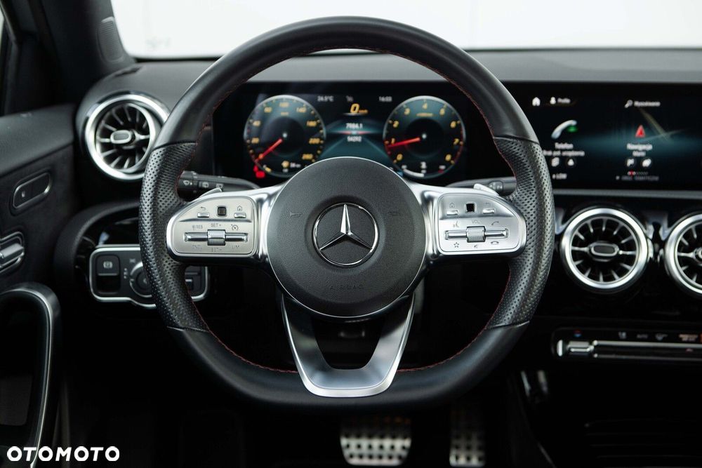 Mercedes-Benz Klasa A 180 AMG Line 7G-DCT - 25