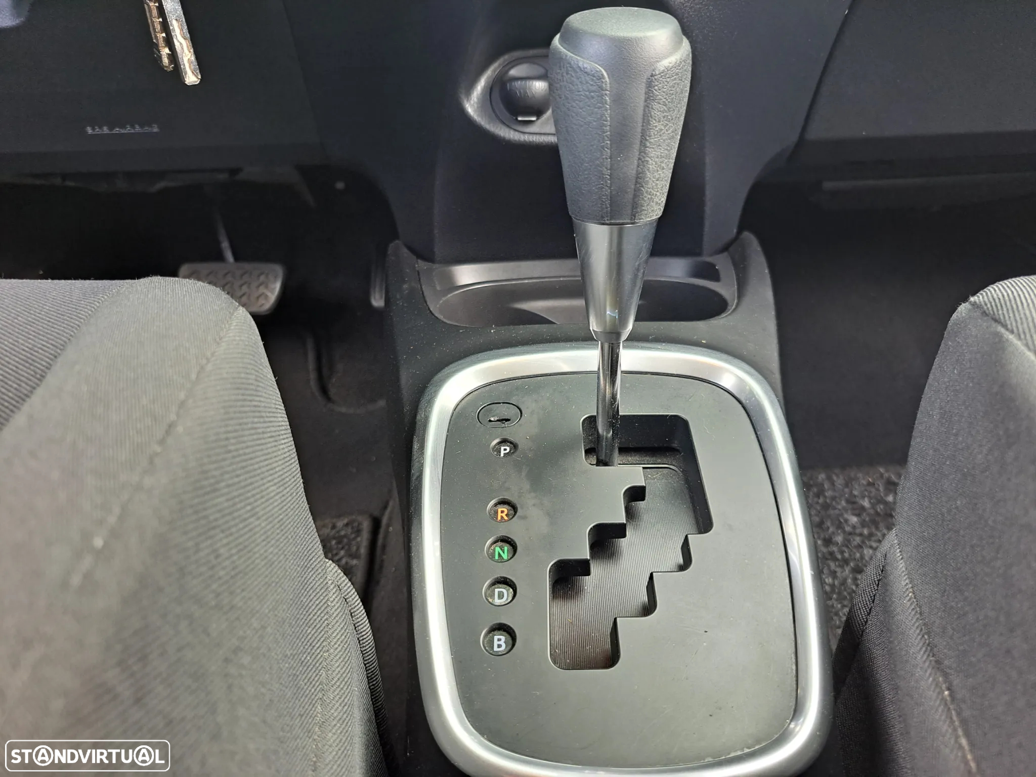 Toyota Yaris 1.5 HSD Comfort - 21