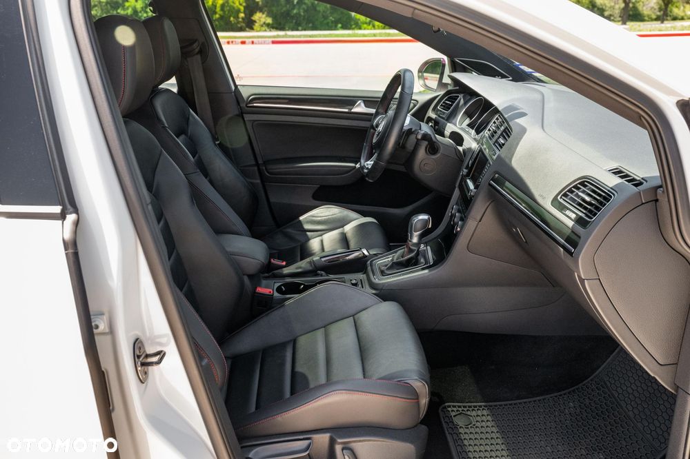 Volkswagen Golf GTI Performance BlueMotion Technology DSG - 18