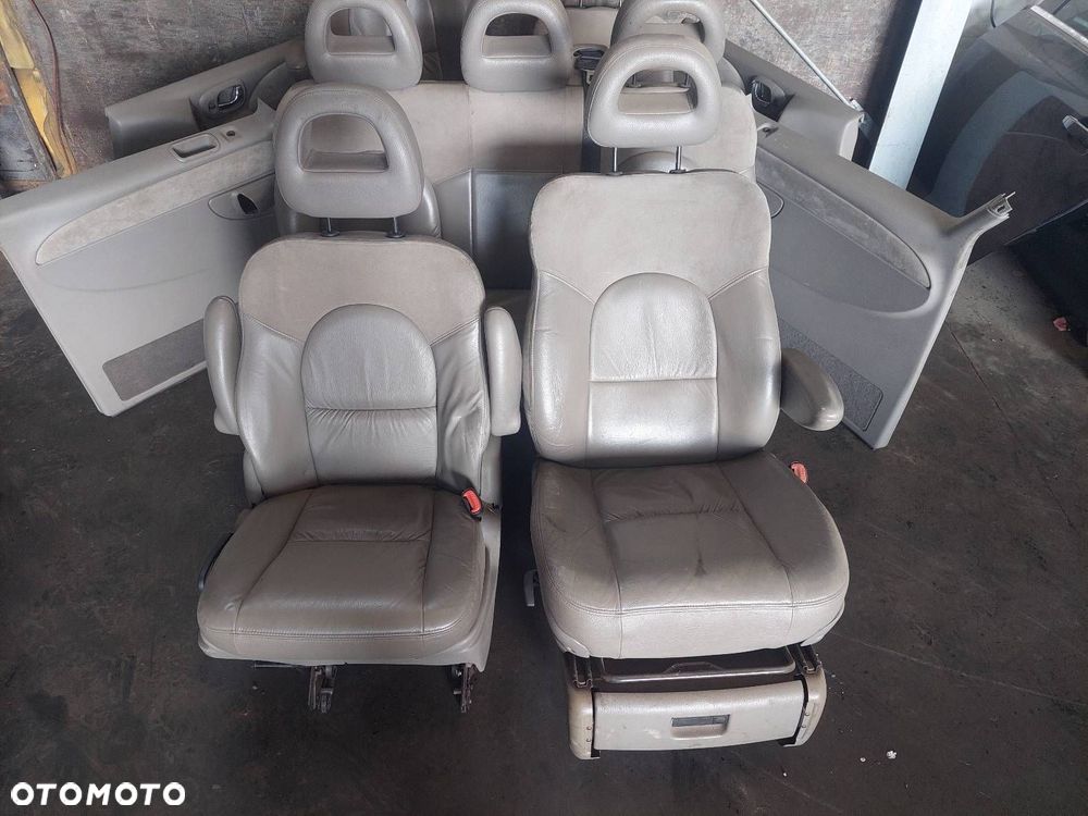KOMPLET FOTELI LEWY PRAWY PRZÓD KANAPA TYŁ BOCZKI CHRYSLER GRAND VOYAGER IV - 2