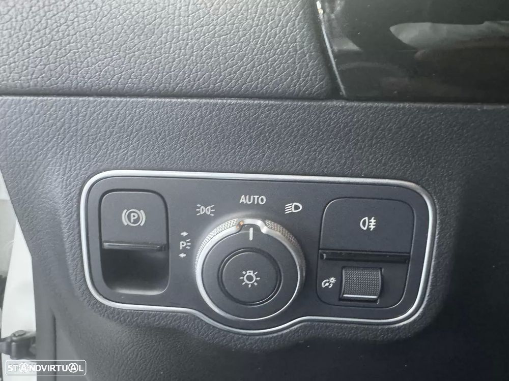 Mercedes-Benz GLA 200 d AMG Line - 18