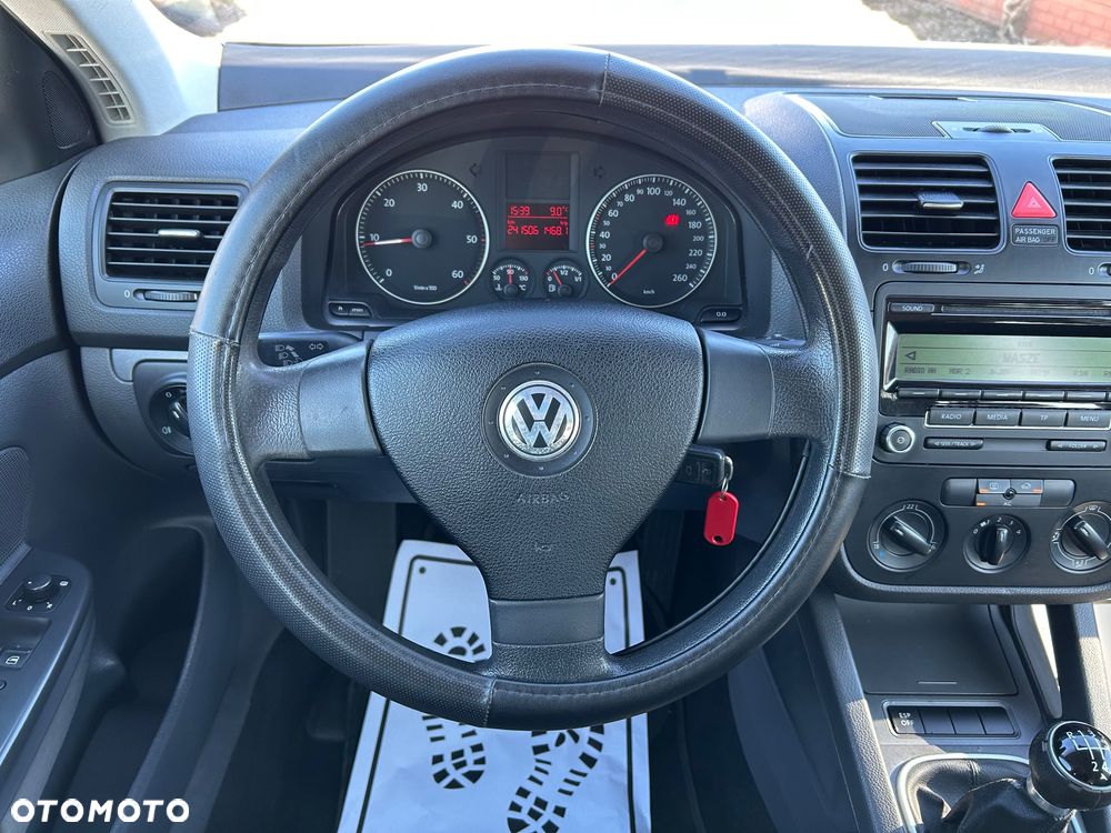 Volkswagen Golf - 17