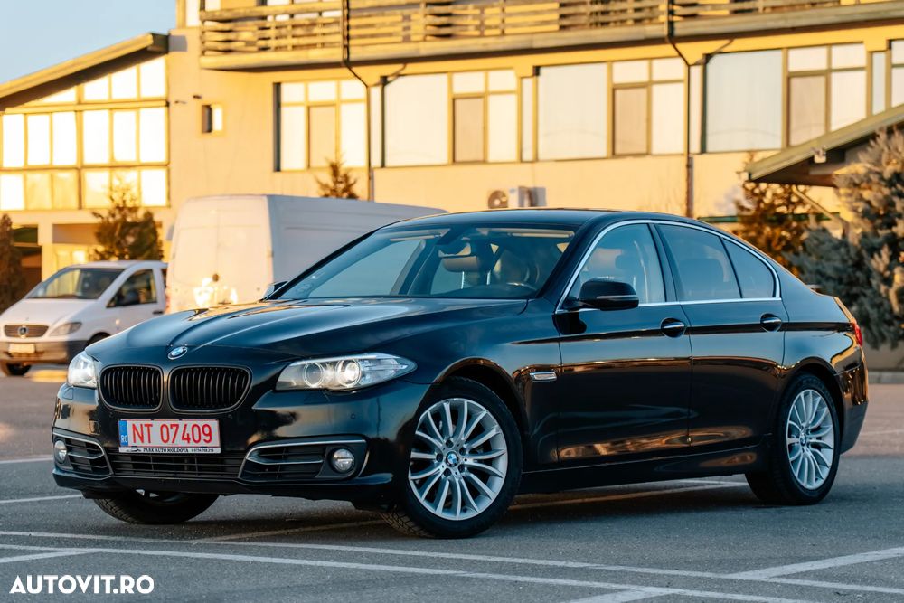 BMW Seria 5 520d Aut. Luxury Line - 2