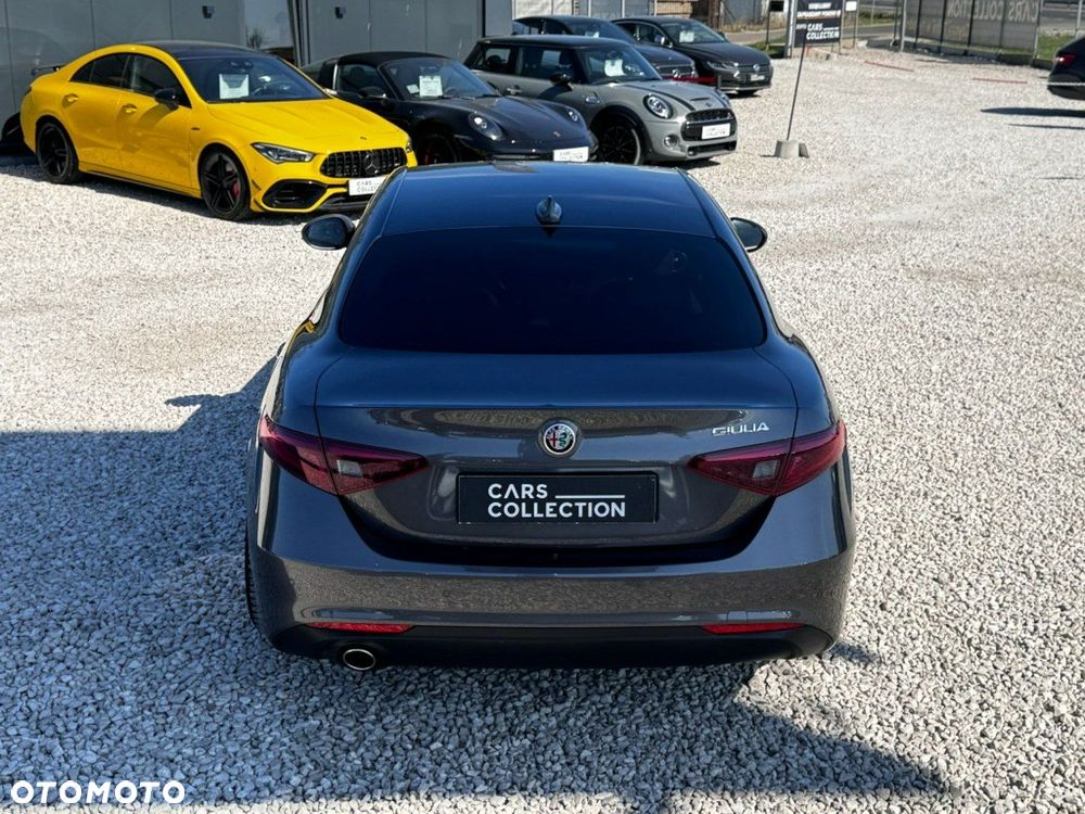 Alfa Romeo Giulia 2.2 D Turbo - 5