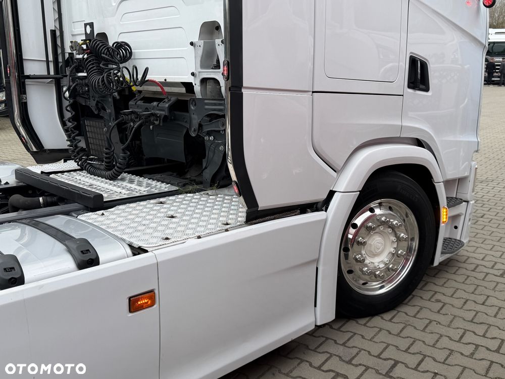Scania 580S scania z Niemiec v8 mega low deck idealny stan 2021 pełna opcja bez egr - 19