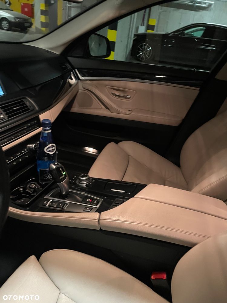 BMW Seria 5 528i - 10