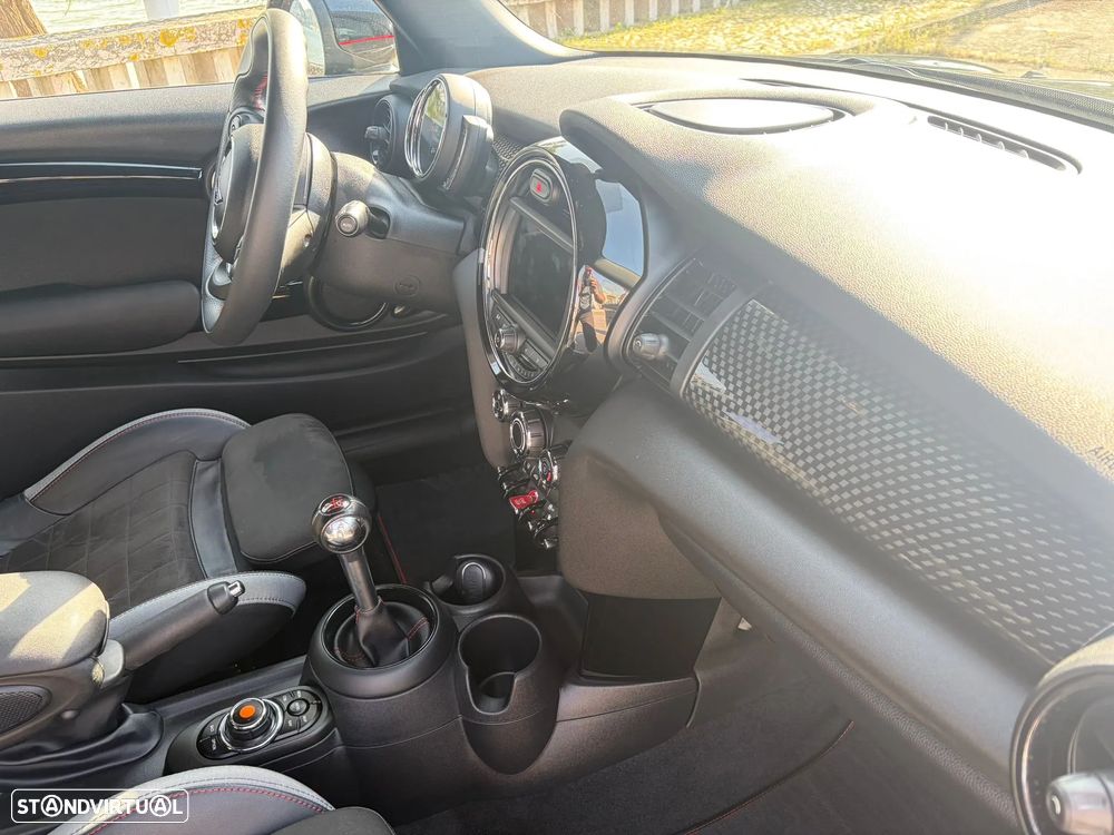 MINI 3 Portas John Cooper Works - 9