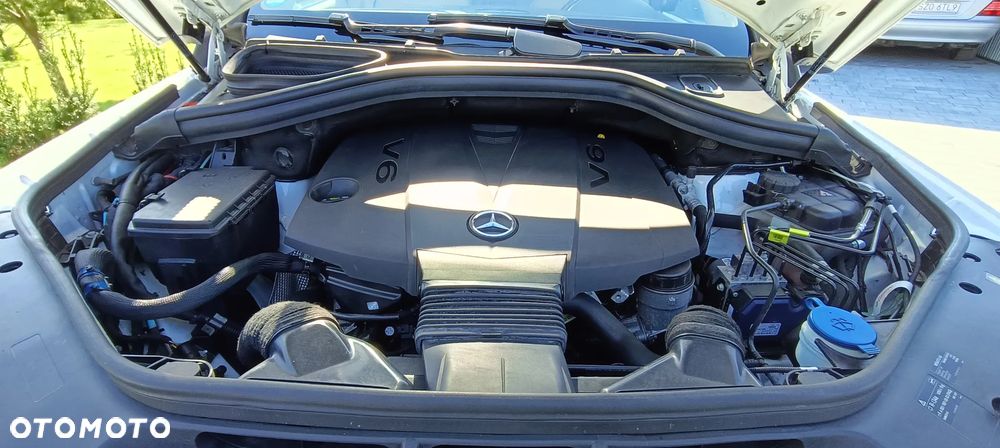 Mercedes-Benz GL 350 BlueTEC 4Matic 7G-TRONIC - 25