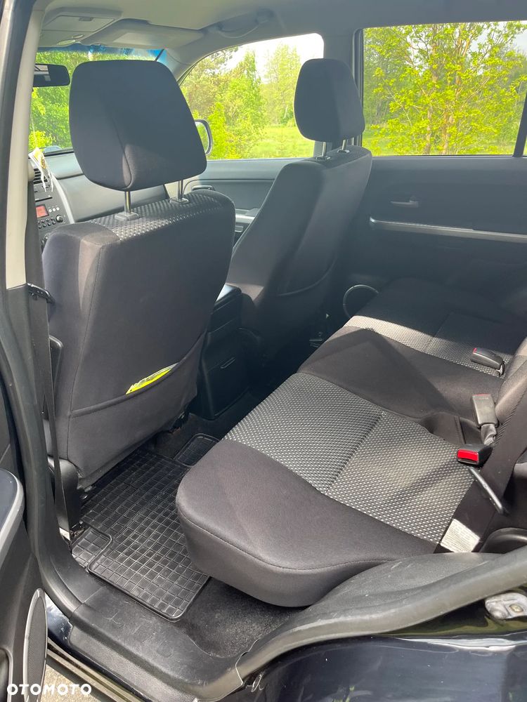 Suzuki Grand Vitara 2.0 - 7