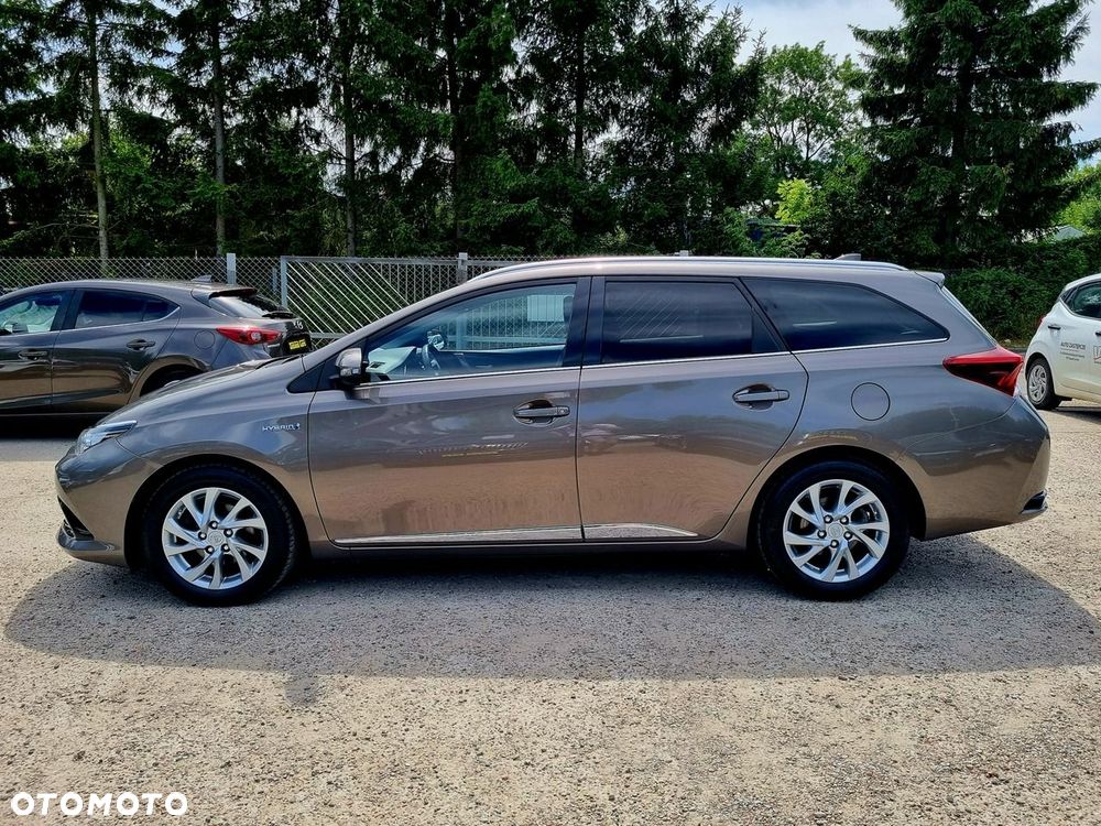 Toyota Auris Hybrid 135 Selection - 8
