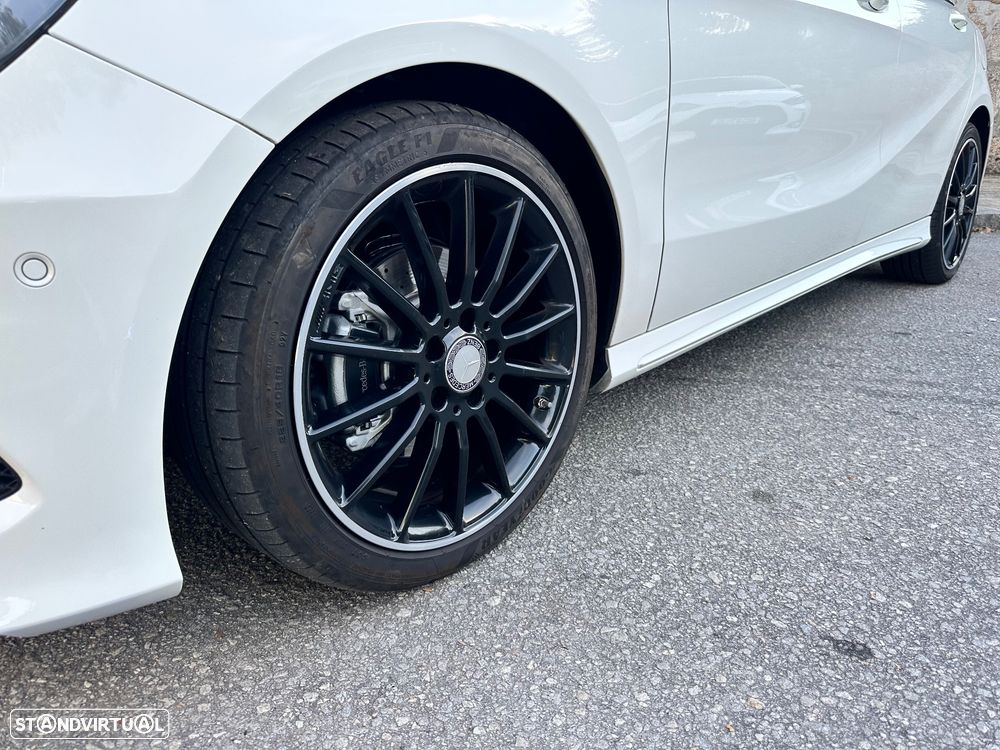 Mercedes-Benz A 180 d AMG Line - 26