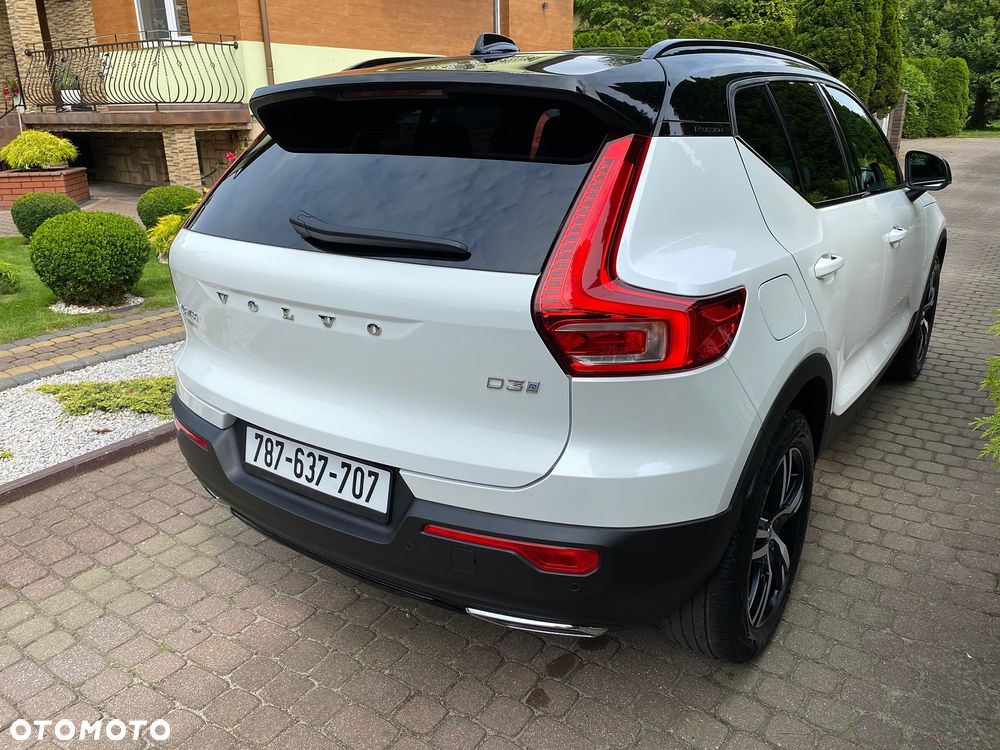 Volvo XC 40 D3 R-Design - 2